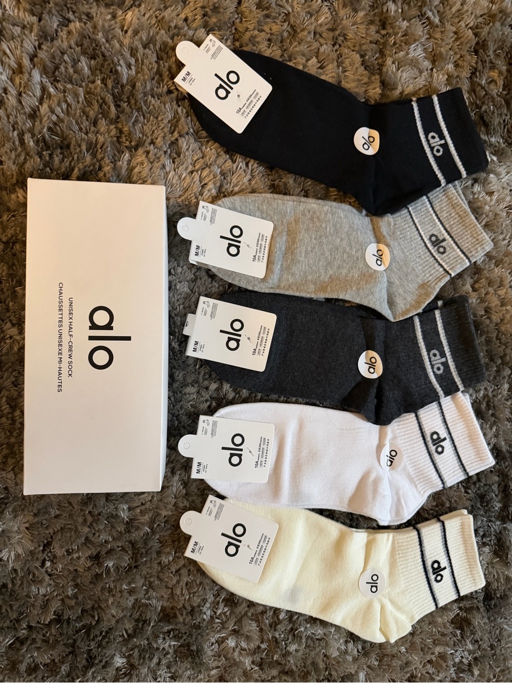 ALO Yoga Men’s 5-Pack Ankle Socks — Black, Light Gray, Dark Gray, White, Cream
